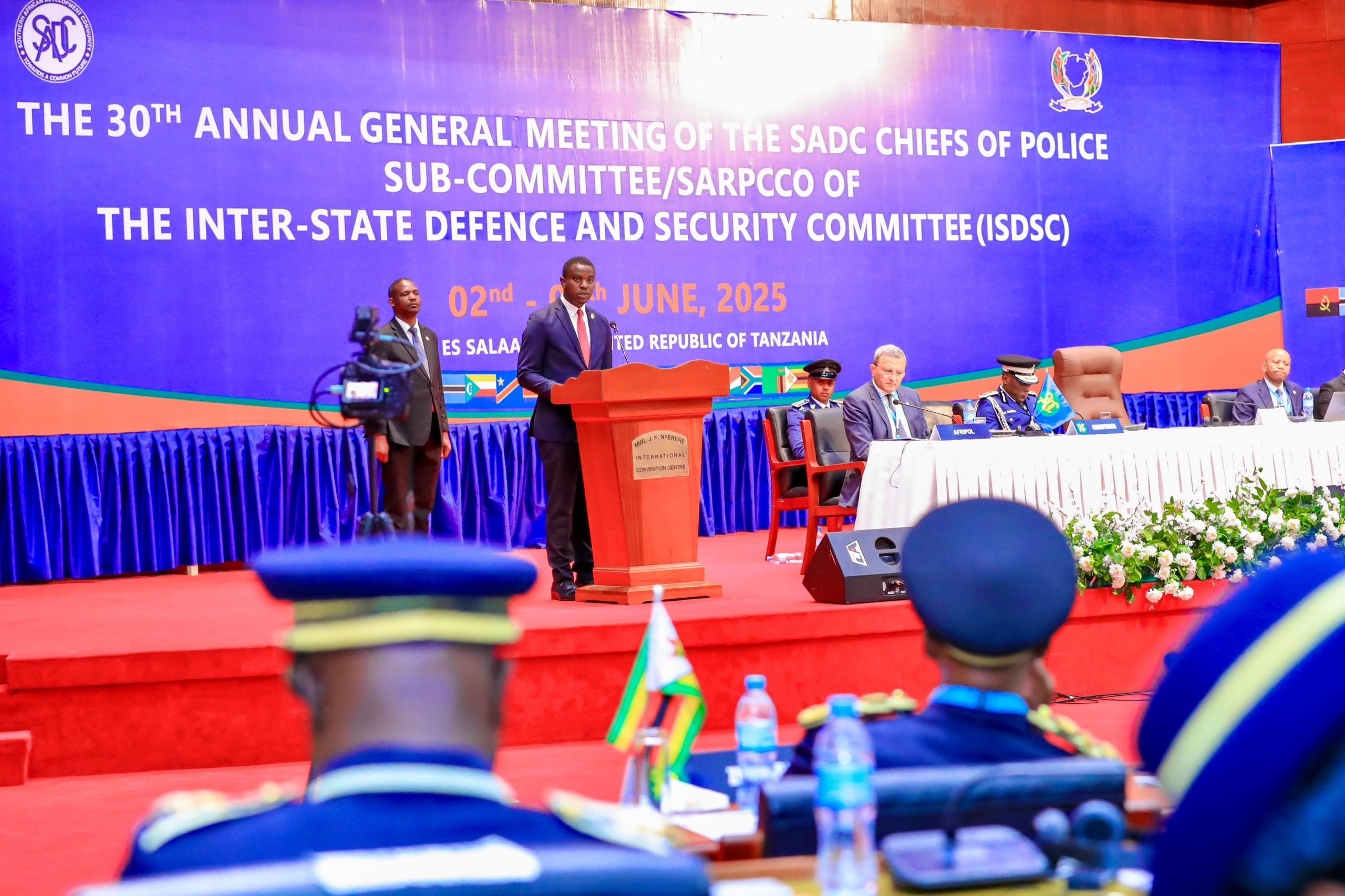Waziri wa Mambo ya Ndani ya Nchi, Innocent Bashungwa, ametoa wito kwa Waandishi wa habari kuendelea kushirikiana na Serikali katika kuwaelimisha na kuwakumbusha Watanzania juu ya umuhimu wa tunu ya amani na usalama, ambayo ni urithi kutoka kwa waasisi wa taifa letu. Juni 5, 2025,