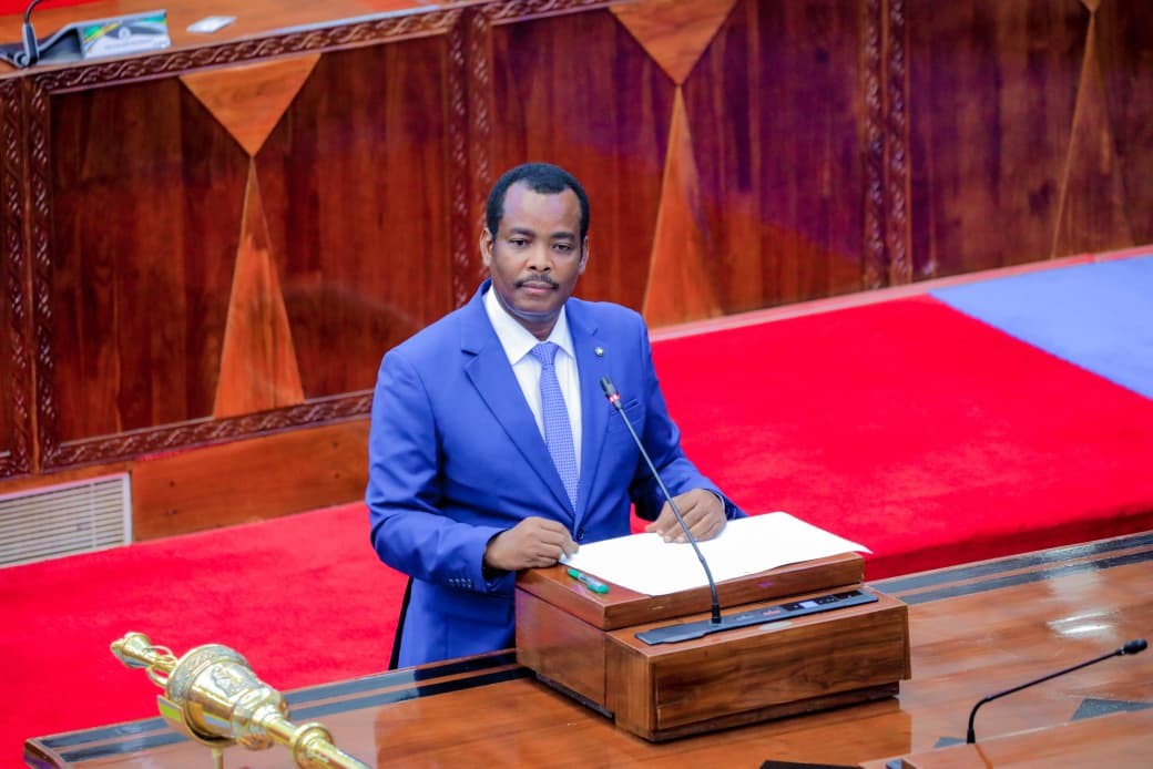 <div>Serikali imeridhia kujenga Kituo cha Polisi katika eneo la Matemwe, Jimbo la Mwajuni, Visiwani Zanzibar&nbsp; kufuatia kukua kwa kasi kwa shughuli za Utalii na uwekezaji katika ukanda huo. Kauli hiyo imetolewa bungeni na Naibu Waziri wa Mambo ya Ndani ya Nchi wakati akijibu swali la Mbunge wa Jimbo la Mkwajuni, Ali Vwai Hamisi kuhusu Changamoto ya ukosefu wa Kituo cha Polisi eneo la Matemwe&nbsp;</div>